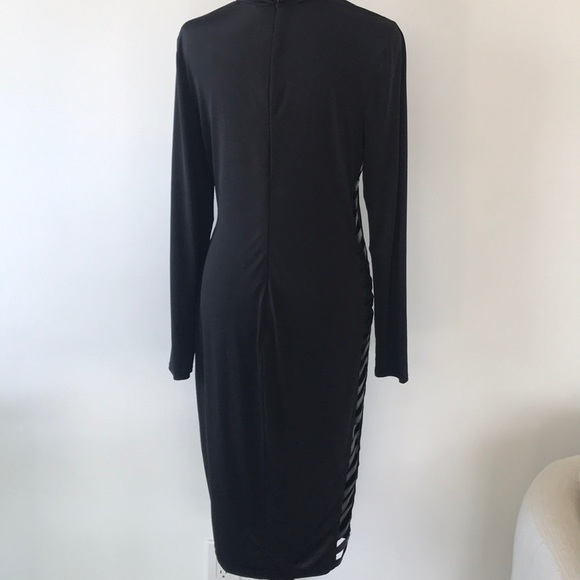 Sanyae Demure Dress - Picture 3 of 5